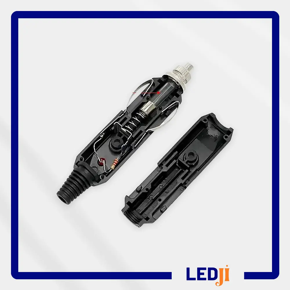 IC-246B Araç Çakmaklık Güç Fişi LED Göstergeli Yan Görünüm